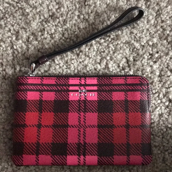 Coach Handbags - Coach wristlet/clutch